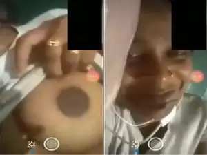 Today Exclusive- Sexy Desi Village Girl Showing Her Boobs Part 2