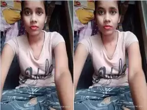 Today Exclusive- Cute Desi Girl Showing Her Boobs