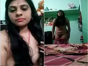 Today Exclusive- Sexy Desi Bhabhi Showing Her Boobs and Pussy