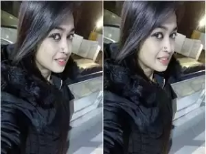 Today Exclusive- Hot look Desi Girl Showing Her Boobs Part 2