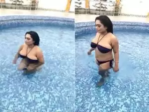 Today Exclusive- Sexy Bhabhi In Swimming Pool