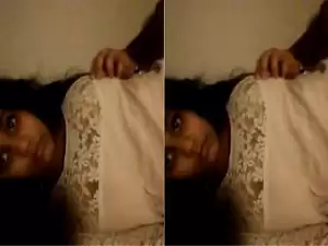 Today Exclusive -Cute Girl Showing Her Boob