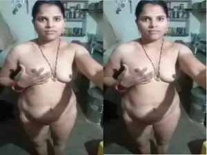 Today Exclusive- Bhabhi Record Her Nude Video