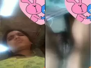 Today Exclusive-Sexy Desi Girl Showing Her Boobs and Pussy