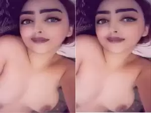 Today Exclusive- Sexy Girl Showing Her Boobs and Pussy