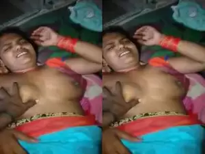 Today Exclusive- Desi Viallge Bhabhi Boob Pressing and Fucking