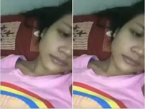 Today Exclusive- Cute Lankan Girl Showing Her boobs