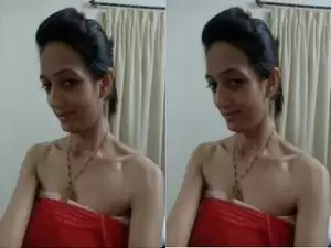 Today Exclusive- Sexy Desi Girl Showing Her Nude Body On Video Call