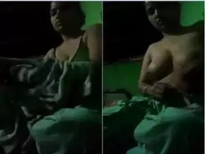Today Exclusive- Horny Bhabhi Showing Her Boobs and Pussy