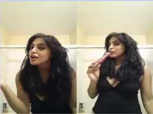 Today Exclusive-Sexy Desi Girl Masturbating With Dildo