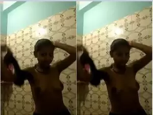 Today Exclusive- Desi Girl showing Boobs
