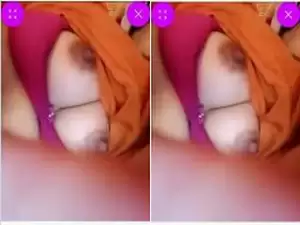 Today Exclusive- Horny Bahbhi Showing Her Boobs Part 1