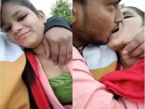Today Exclusive- Hot Desi Lover OutDoor Kissing and Romance