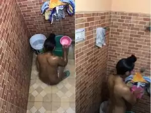 Today Exclusive- CUte Desi Girl Bathing Capture by Hidden Cam Part 1