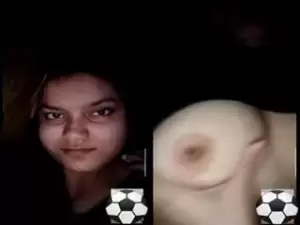 Today Exclusive-Desi Girl Showing Her Boobs and Pussy On Video Call
