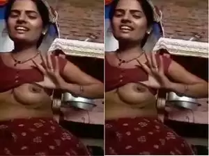 Today Exclusive- Bhabhi Showing Her Boobs and Pussy
