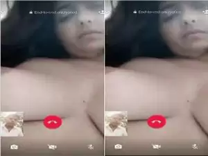 Today Exclusive-Sexy  Desi Girl Showing her Boobs and Pussy On Video Call
