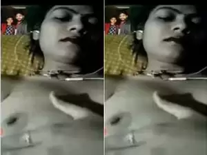 Today Exclusive- Sexy Bhabhi Showing Her Boobs and Pussy On Video Call Part 2