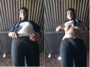 Today Exclusive- Horny Desi Girl Showing Her Boobs and Pussy