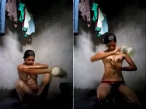 Today Exclusive- Cute Desi Girl Bathing
