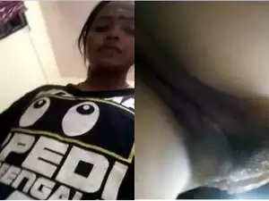 Today Exclusive- Tamil Girl Showing Boobs and Pussy