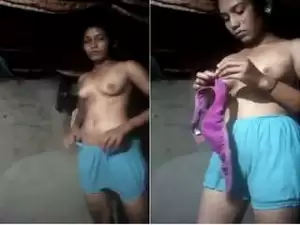 Today Exclusive- Desi Village Girl Showing her Boobs and Pussy On Video Call Part 1