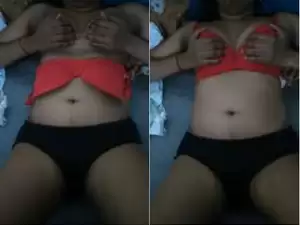 Today Exclusive- Tamil Bhabhi Showing her Boobs and Pussy