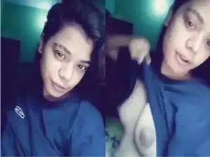 Today Exclusive- Cute Desi Girl Showing Her Boobs and Pussy