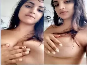 Today Exclusive- Cute Nri Girl Bathing