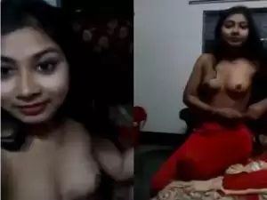 Today Exclusive-Sexy Desi Girl Showing her Boobs and Wet Pussy