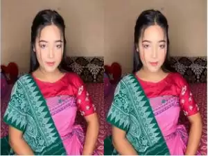 Today Exclusive- Cute Desi Girl Showing Her Boobs And Pussy