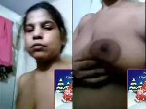 Today Exclusive- Sexy Paki Bhabhi Showing Her Boobs and pussy