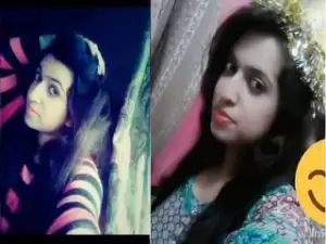 Today Exclusive- Paki Girl Showing Her Boobs