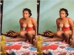 Today Exclusive- Sexy Desi Girl Boob Pressing and Ridding BF Dick