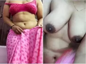 Exclusive- Sexy Desi Bhabhi Strip her Cloths and Showing Her Boobs