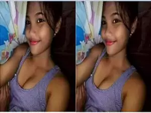 Today Exclusive-Desi Girl Showing Her Boobs on Video Call