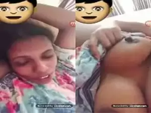 Today Exclusive- Cute Lankan Girl Showing Her Boobs On Video Call Part 1