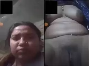 Today Exclusive- Village Girl Showing Her Boobs and Pussy