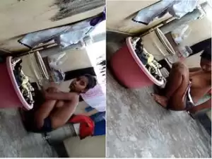 Today Exclusive-Cute Desi Girl Bathing