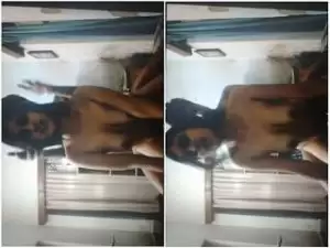 Exclusive- Hot look Indian Girl Fucked In Doggy Style