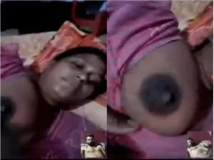 Today Exclusive- Boudi Showing Her Boobs To Lover