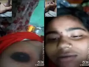 Today Exclusive- Desi Boudi Showing Her Boobs to Lover On Video Call part 2