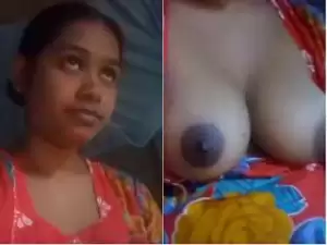 Today Exclusive- Desi Girl Showing her Boobs and Pussy