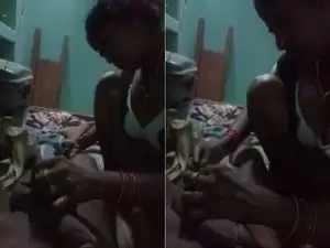 Today Exclusive-Village Bhabhi Shaving Hubby Dick