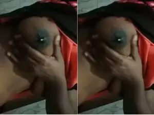 Today Exclusive- Tamil Girl Showing Her Milky Boobs