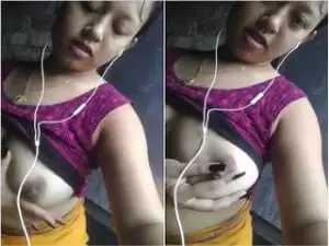 Exclusive- Sexy Nepali Girl Showing Her Boobs