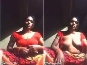 Today Exclusive- Horny Desi Bhabhi Showing Her Boobs and Pussy