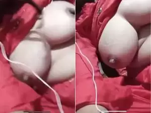 Today Exclusive- Desi Girl Play With Her Big Boobs