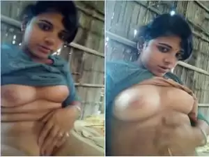 Today Exclusive- Sexy Desi Girl Showing Her Boobs and Pussy