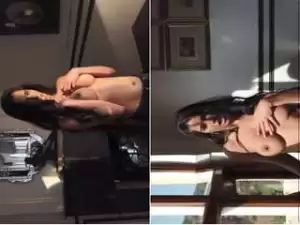 Exclusive- Poonam Pandey Showing Her Boobs